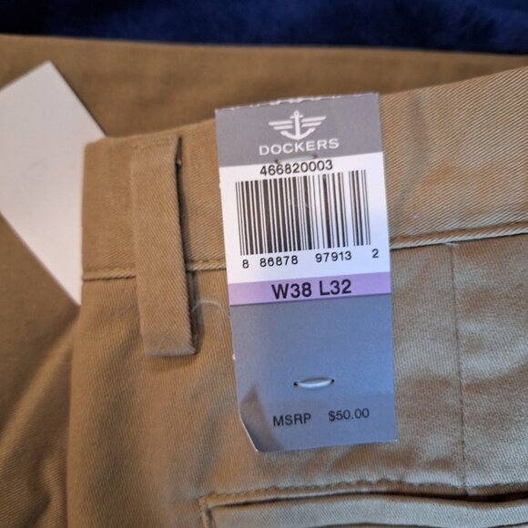Dockers 38 x 32 NWT Tan - Picture 6 of 7